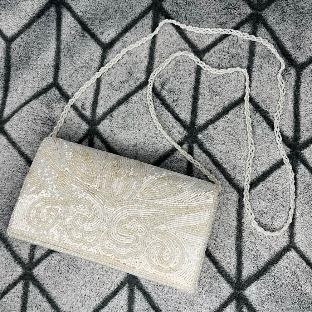 Vintage Viral Hand Beaded Baguette Cream White Iridescent Shoulder Bag W